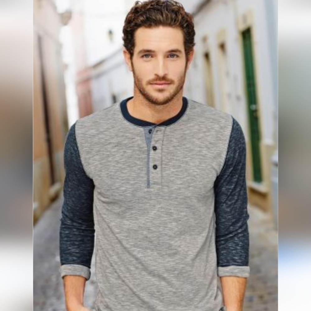 Vince. Gray and Navy Long Sleeve Henley Cotton Cashmere Blend M Great Condition